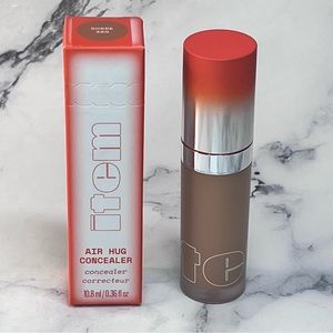 New Item Beauty AIR HUG CONCEALER MEDIUM-TO-FULL COVERAGE